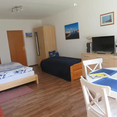 Schoenes In Ruhiger Lage Apartament